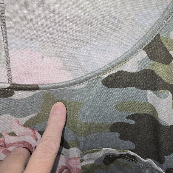 Queen Bees Tank Top - Picture 4 of 6